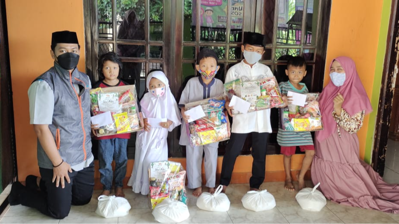 Berbagi Kebahagiaan Lebaran, Bale Zakat Salurkan Parcel untuk Yatim Piatu